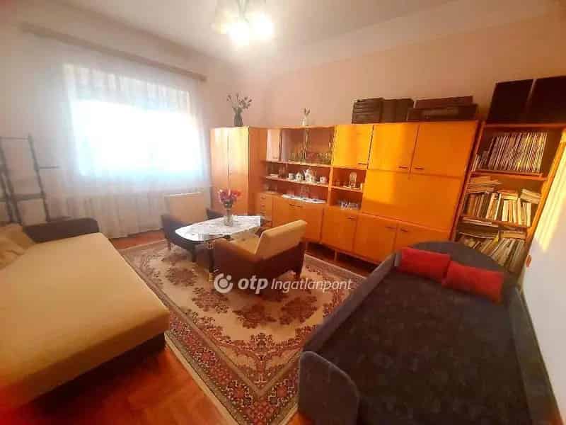 130m2-es kétszintes családi ház Hosszúpályin