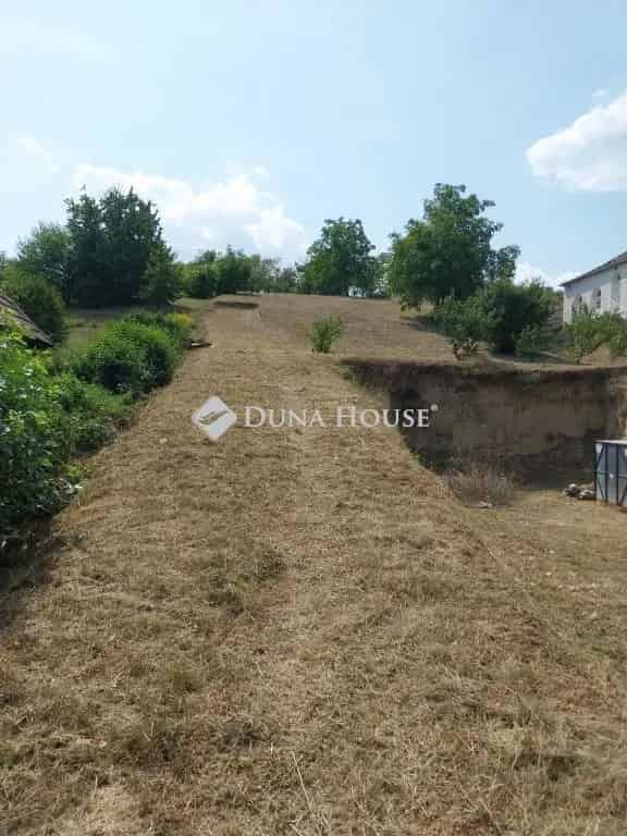 Tatabánya Turul-hegy 2550 m2-es Telek Eladó