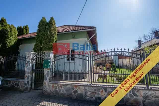Váci családi ház eladó - 6 szoba, 203 m², garázs