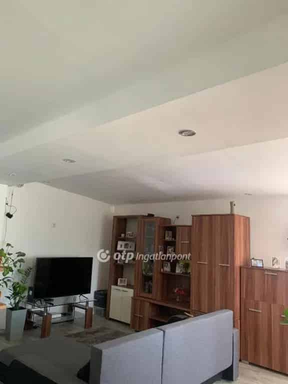 69 nm-es felújított családi ház Enying Balatonbozsokban eladó
