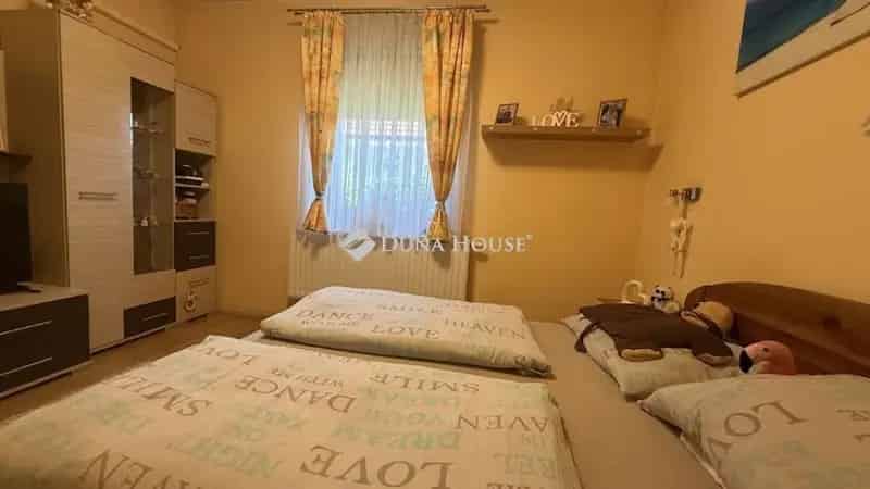 Bükfürdőhöz közeli tégla ház 4 apartmannal eladó