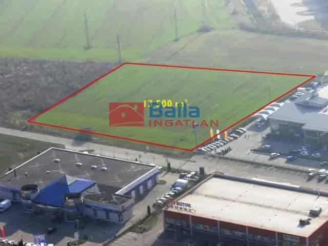 Székesfehérvár 13500 m2-es Telek Eladó Üzleti Tévkenységhez