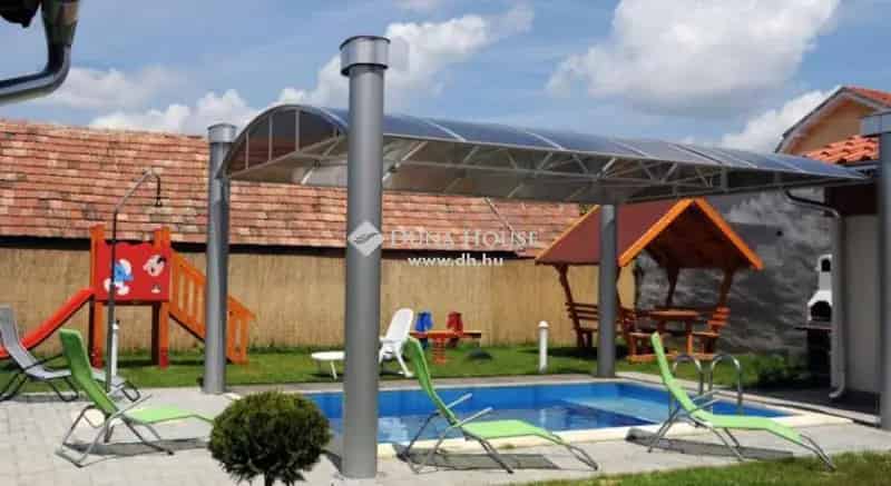 Hévízi Apartmanház Eladó Wellnesssel és Medencével