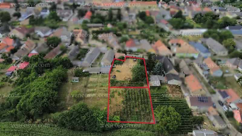 Tolnán építési telek eladó - közművesített, családi házas környék