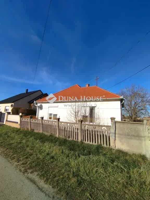 Felújított ház Himodon - 3 szoba, 884m2 telek