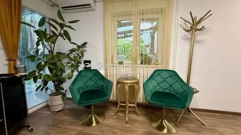 Kétlakásos családi ház Budapest XVI kerületben felujítva