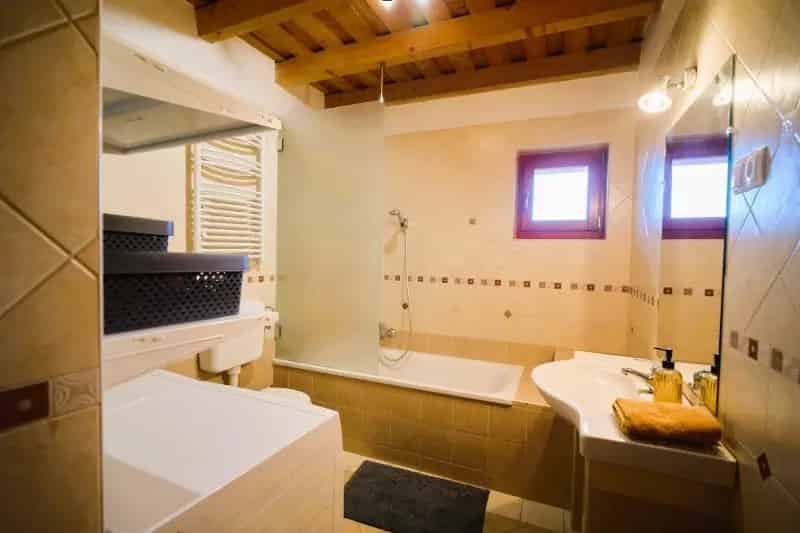 Nagykozár 5 szobás családi ház eladó 1319m2-es telken