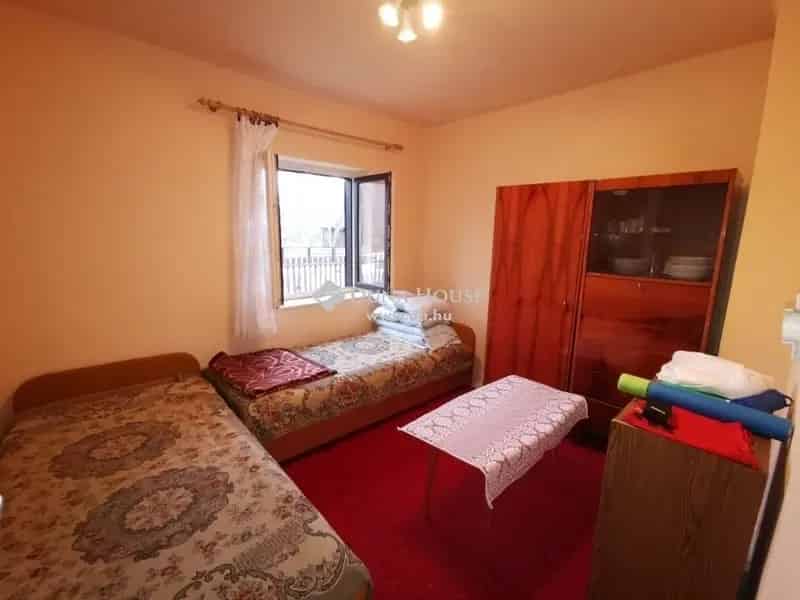 Lakitelek Tőserdő 34nm-es Tégla Nyaraló Eladó