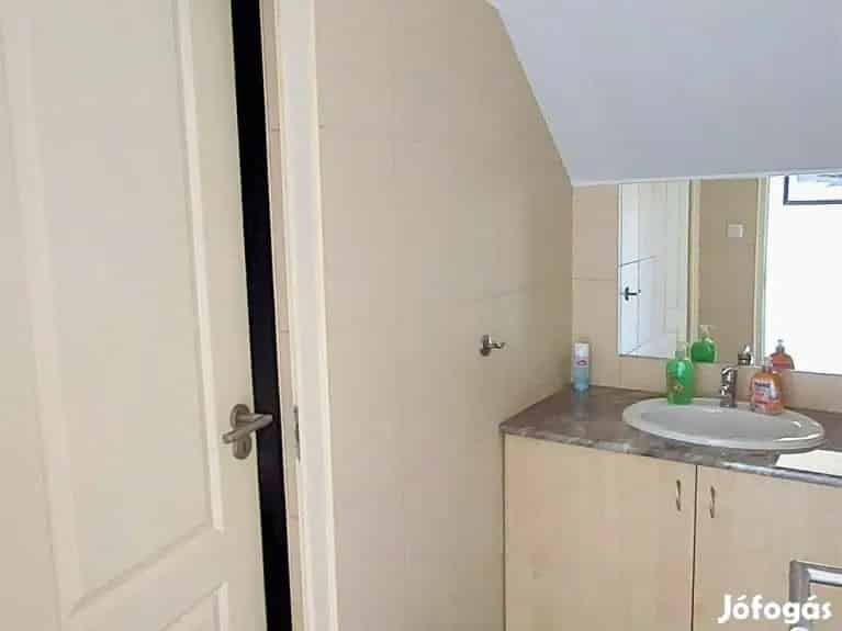Táton eladó ipari telephely 610 m2 raktárral műhellyel irodákkal