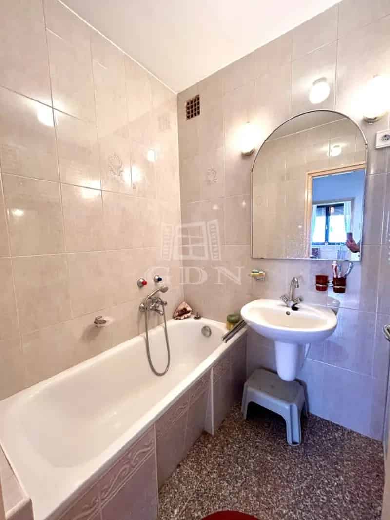 Budaörsi 2 1 szoba nappali erkélyes lakás teremgarázzsal eladó