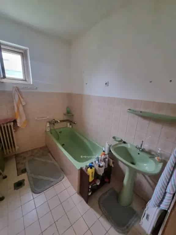 Pásztó 4 szintes családi ház eladó 799 m2 telekkel