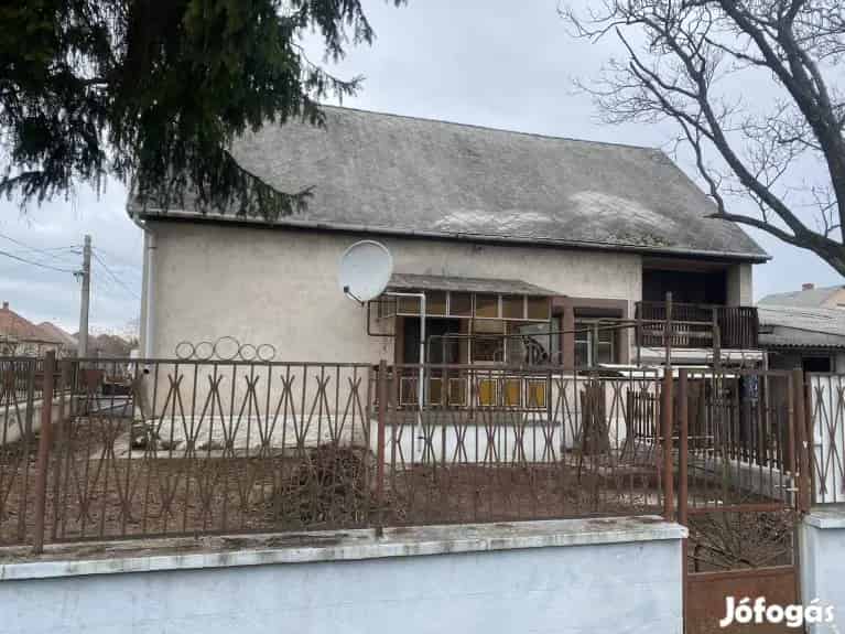 Szirmai családi ház eladó - 140 nm 616 nm telken