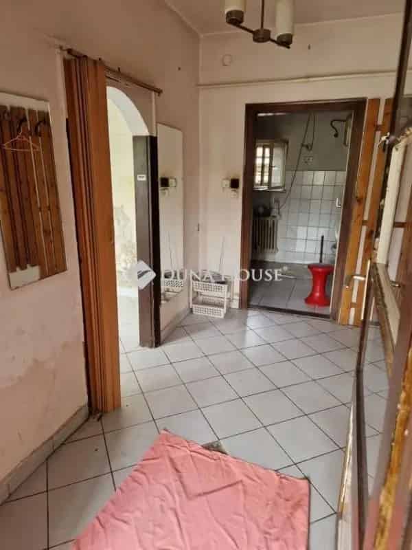 60 m2-es felújítandó ház 356 m2-es telekkel Budapest 19 kerületben