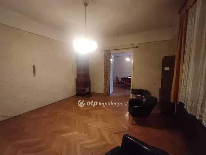 200 nm-es felújítandó családi ház vállalkozásnak Budapest X kerület