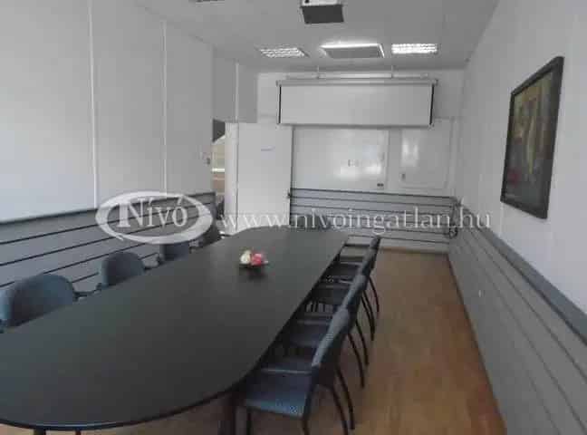 Veszprém Irodaház Eladó 1834m2 4256m2 telekkel