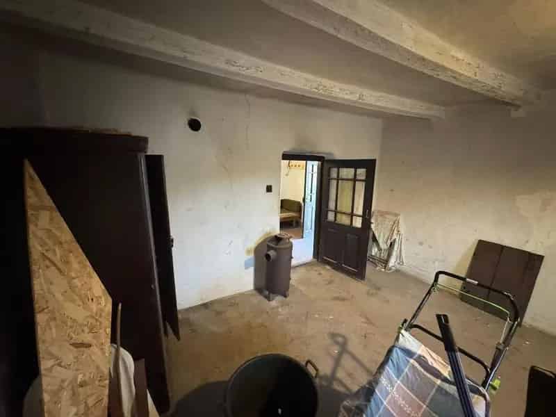 Tiszafüred - 28 m2-es családi ház 858 m2 telekkel eladó