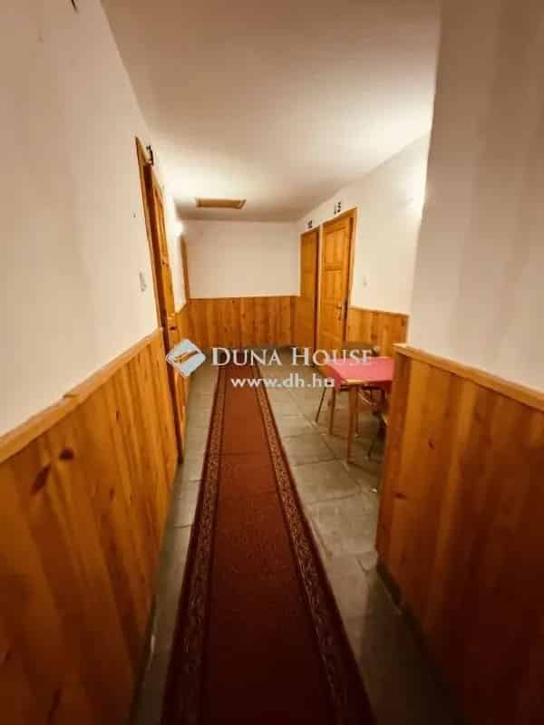 Pilisszentlászlói Gyöngyszem Eladó - 16 Apartmanos Családi Ház