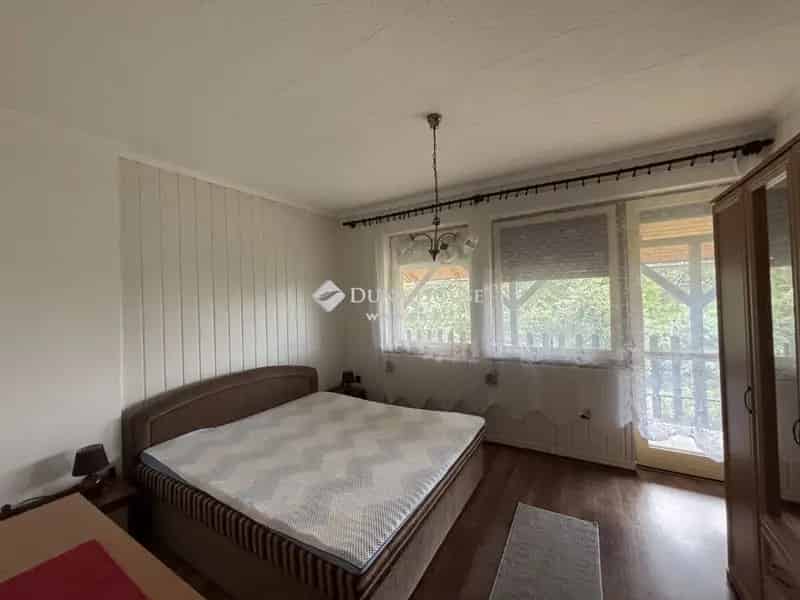 140m2-es 3 szintes családi ház eladó Lábatlanon