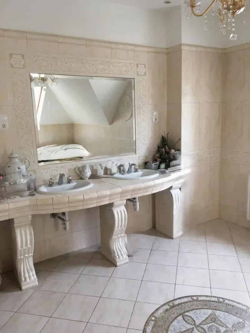 Budaörsi családi ház eladó 265 nm 6 szoba medence jacuzzi