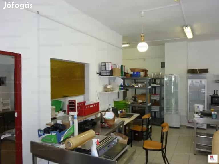 293 m2-es Üzlethelyiség Eladó Újpesten Utcai Bejárattal