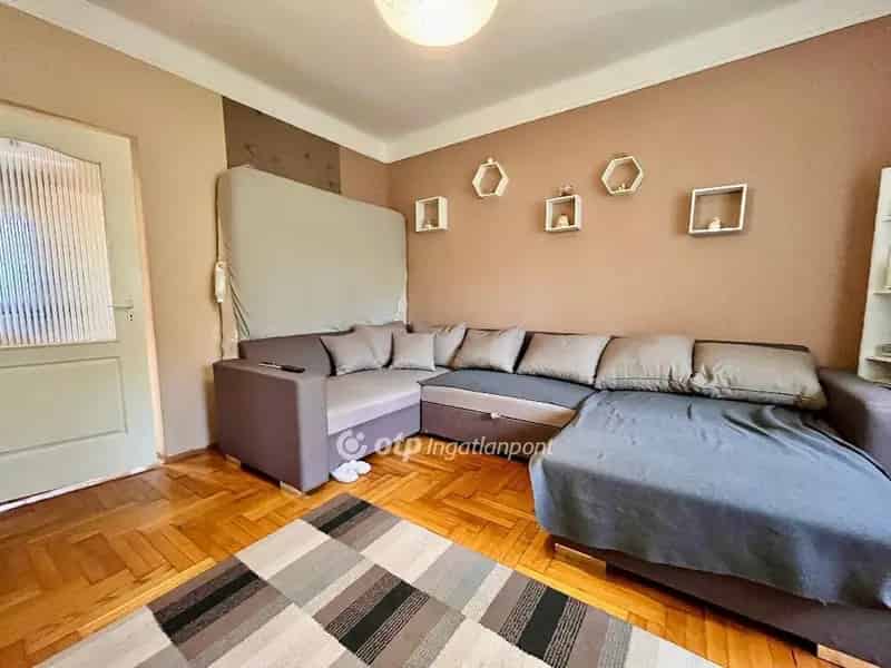 Családi ház eladó Ondódon Debrecen közelében üzlethelyiséggel