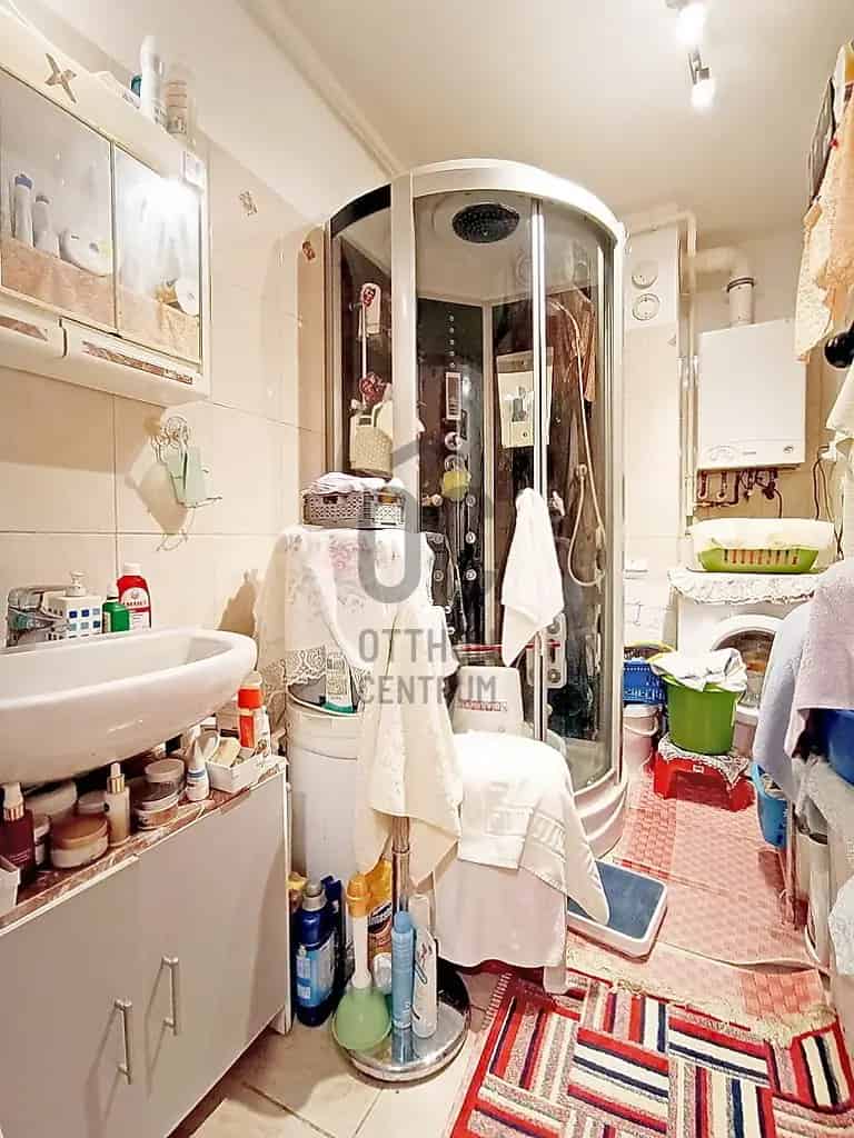 XV Kerulet 3 Szobas Erkellyes Terasz Kapcsolatos Teglalakas Teremgarazzsal