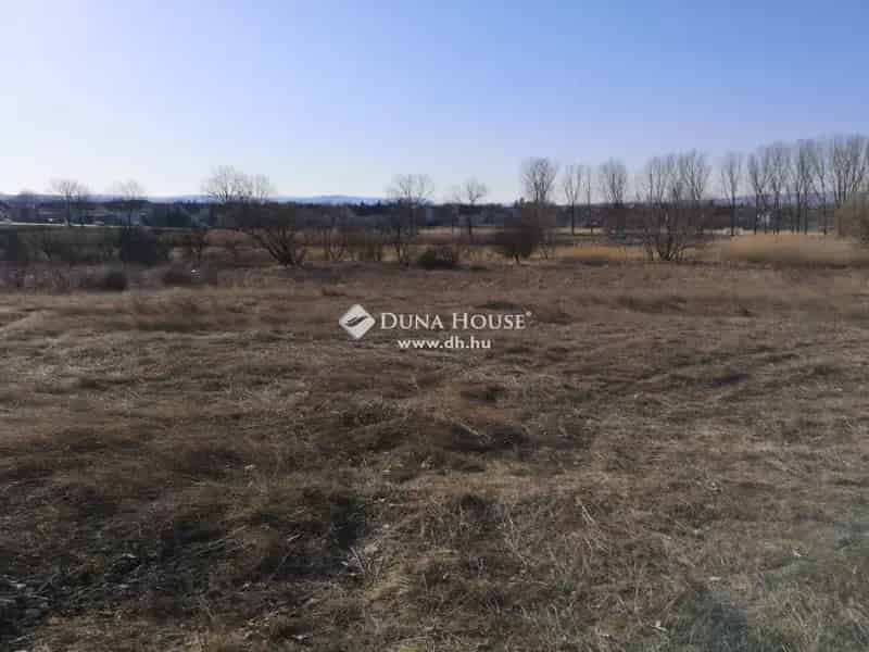 Gyulafirátóti 3321 m² telek eladó - kereskedelmi és lakóépület építhető