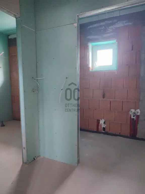 Gárdonyi modern lakás eladó - 2 szoba, terasz, napelem