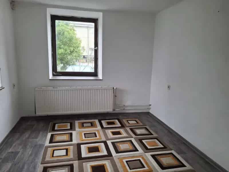 550 m2-es Pellérdi Ingatlan Eladó Telephelynek Muhelynek Raktárnak