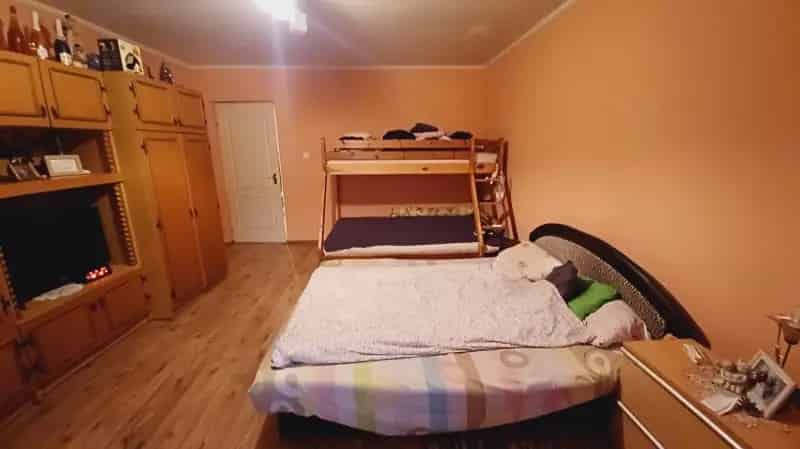Felujitott csaldi haz Pusztavacson nagy telekkel