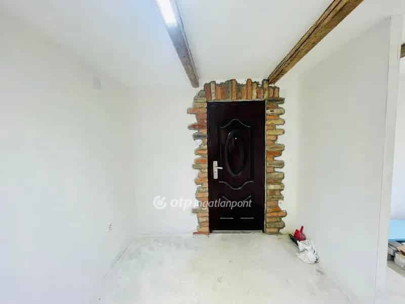 Ház Kiadó , Debreceni járás, Alföld és Észak