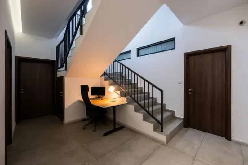 236m2 Debreceni Irodaház Eladó - Dupla Garázs - Modern Felszereltség