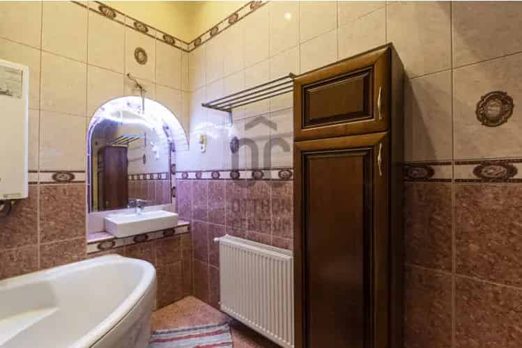 Budapest VIII kerulet elado lakás Teleki teren 66nm 2 szoba