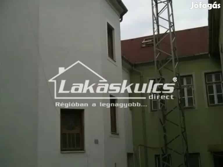 Eladó irodaház Keszthely belvárosában
