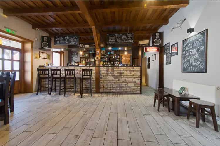 Kistarcsa eladó pub 137nm teljes felszereléssel