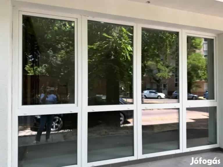 Elado üzlethelyiseg Debrecen belvaros 59nm uj epuletes