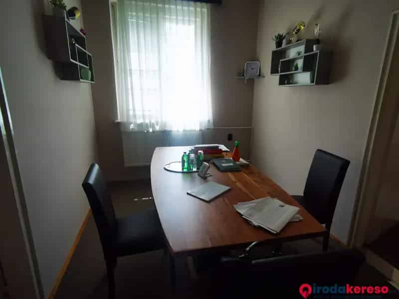 Kiskunfélegyháza Irodaház Kiadó 200m2