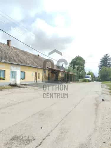 Karádi eladó kereskedelmi ingatlan UZ016413