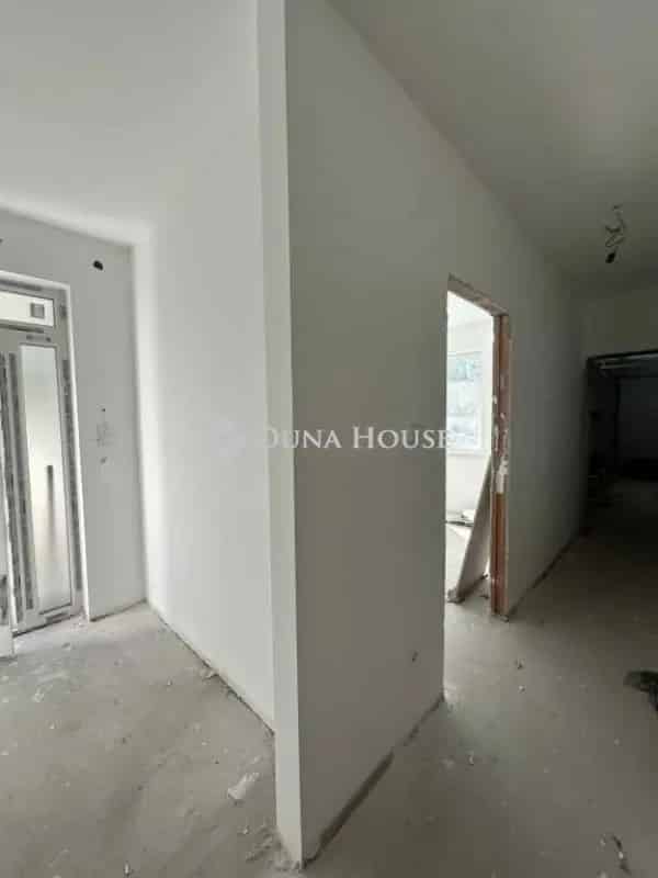 180m2-es 5 szobás ikerház eladó garázzsal 18 kerület