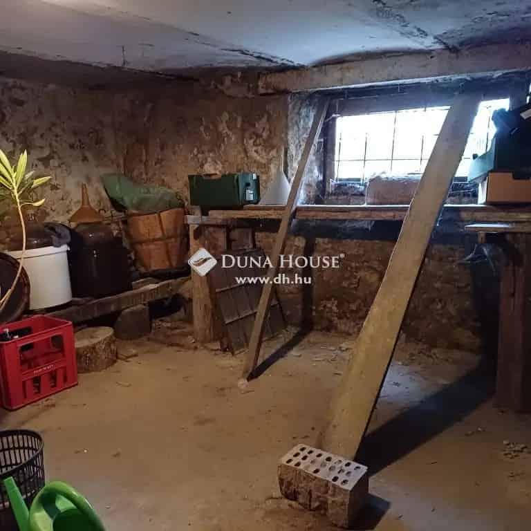 Pécs Belvárosi Ikerház Fele Eladó - 4 Szoba Garázzsal