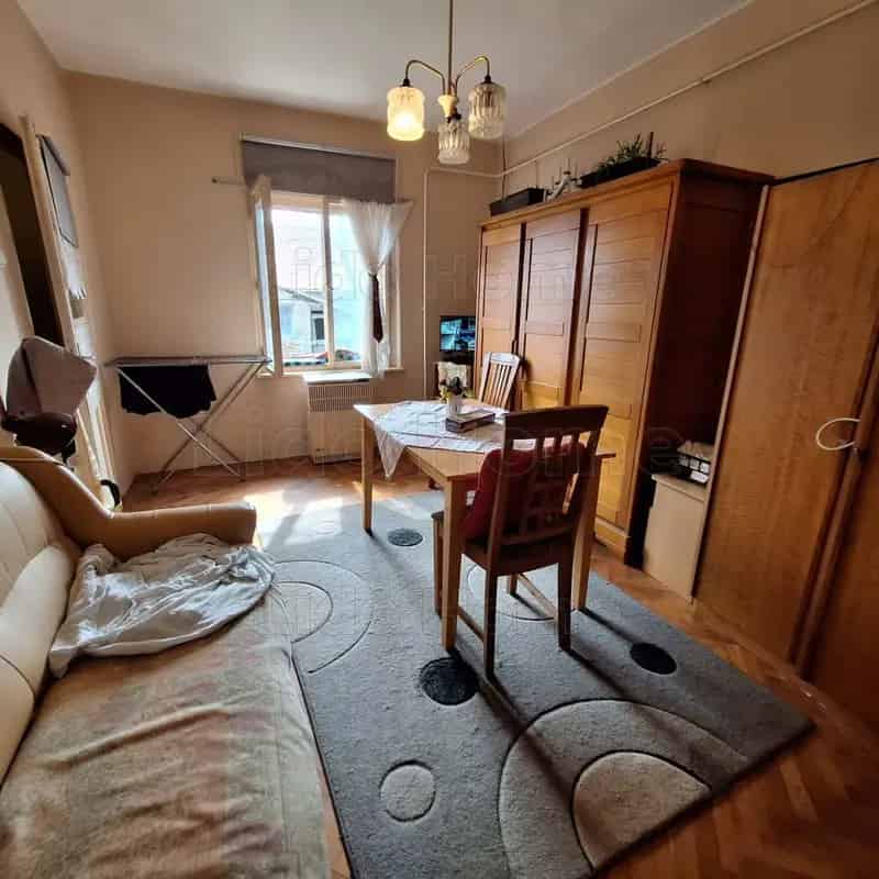 Mezőkomáromi családi ház nagy telekkel eladó