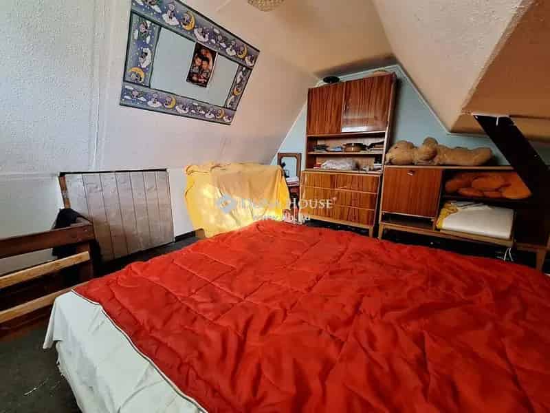 Győri kertvárosi házikó gyönyörű kerttel eladó