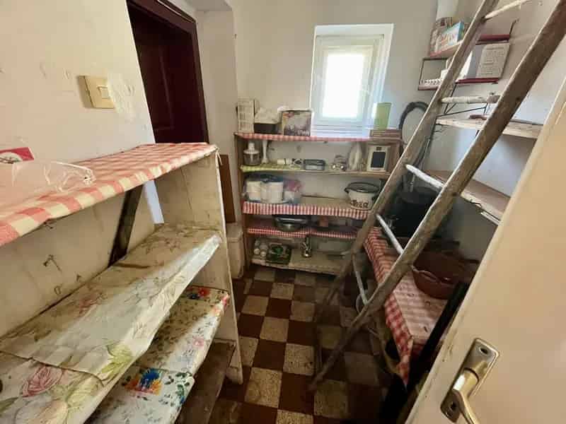 Móri családi ház 2021 m2-es telekkel eladó