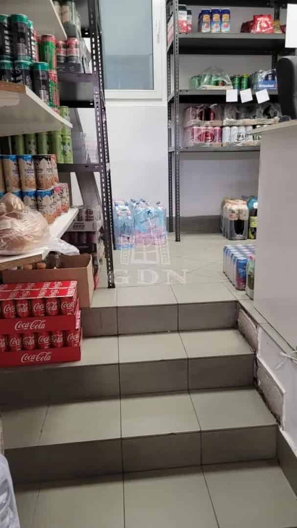 XIV Kerulet Bosnyak Ter Kozelben Felujitott Uzlethelyiseg Kiado
