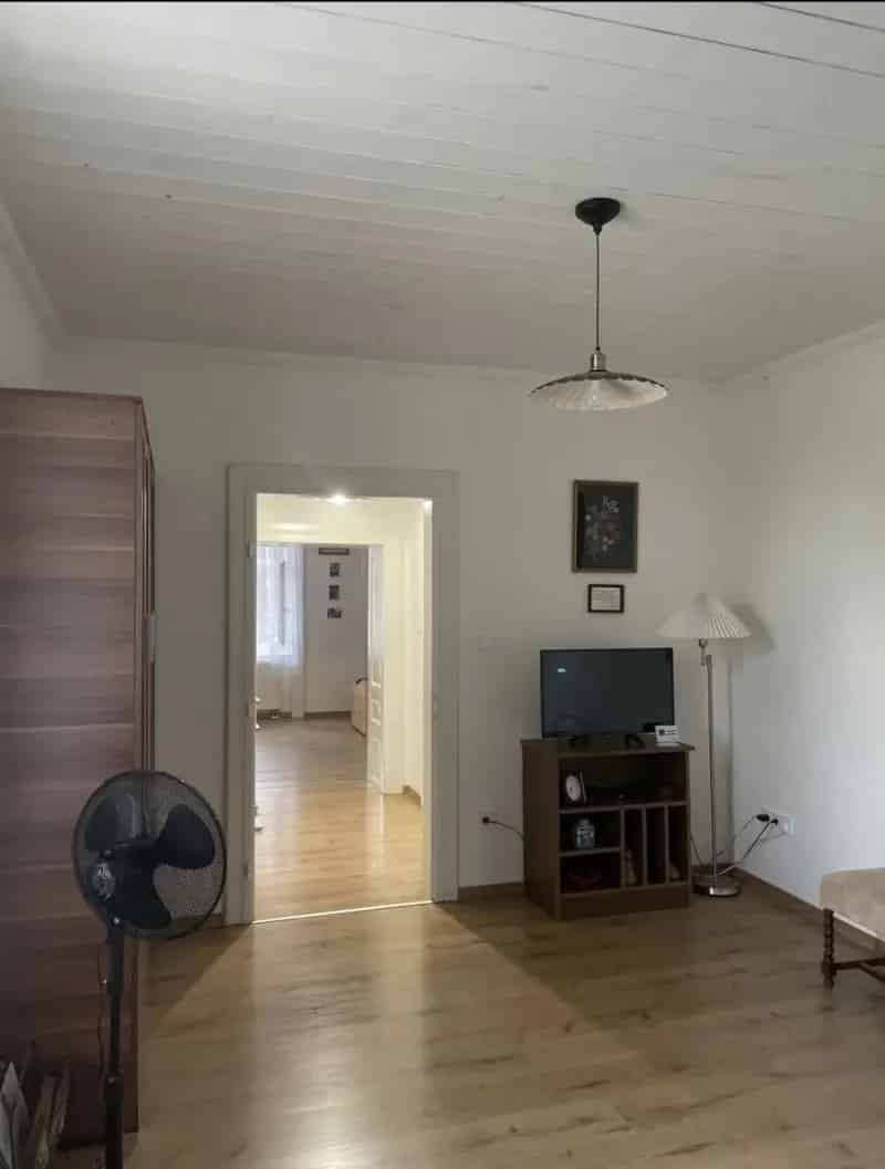 Úrhidai felújított családi ház eladó - 2+nappalis, garázzsal