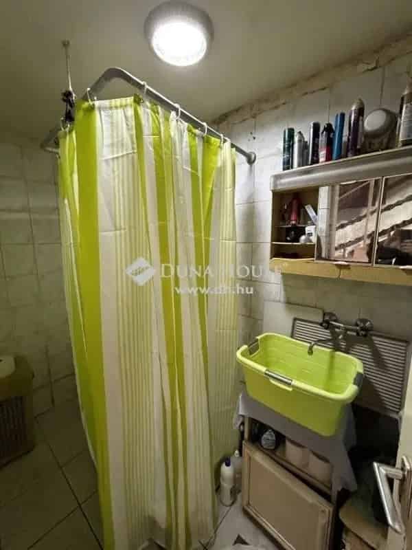 Két családi ház Pilisjászfalun eladó