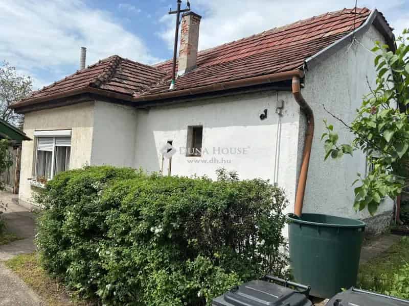 Esztergom Kertváros 2 szobás családi ház eladó