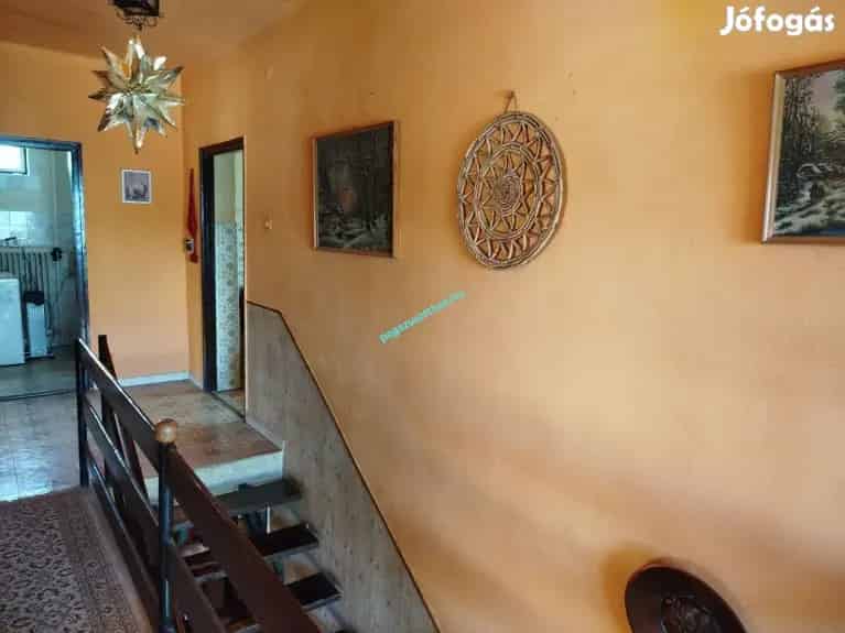 Hangonyi családi ház eladó - 5 szoba 2 fürdő garázs