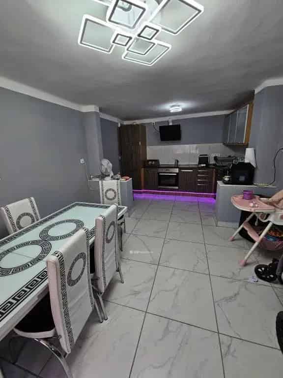 Kétszintes Ház Siklóson - Felújított Alsó Szint - 160 m2
