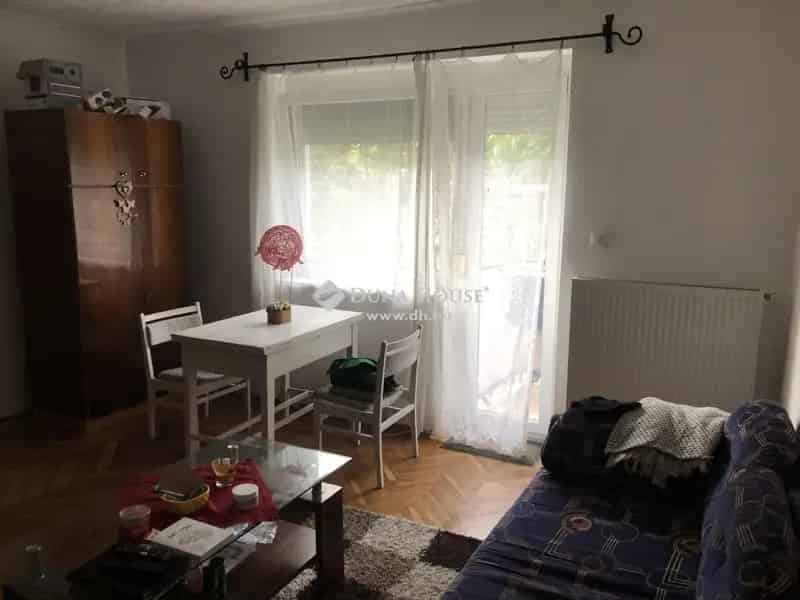Bodajki 2 szobás tégla lakás eladó - felújított, erkélyes